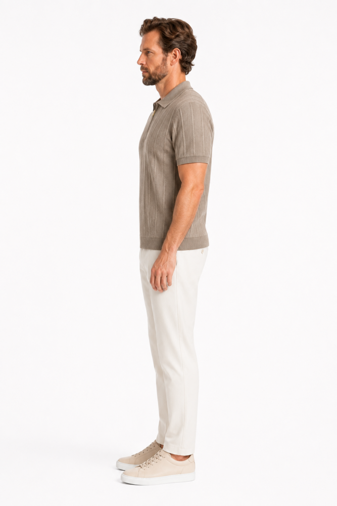 Polo homme élégant à texture verticale – Style chic moderne