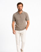 Polo homme élégant à texture verticale – Style chic moderne