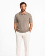 Polo homme élégant à texture verticale – Style chic moderne