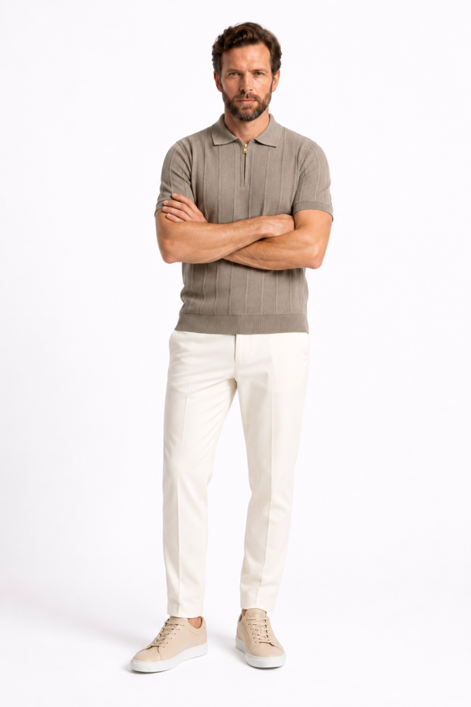 Polo homme élégant à texture verticale – Style chic moderne
